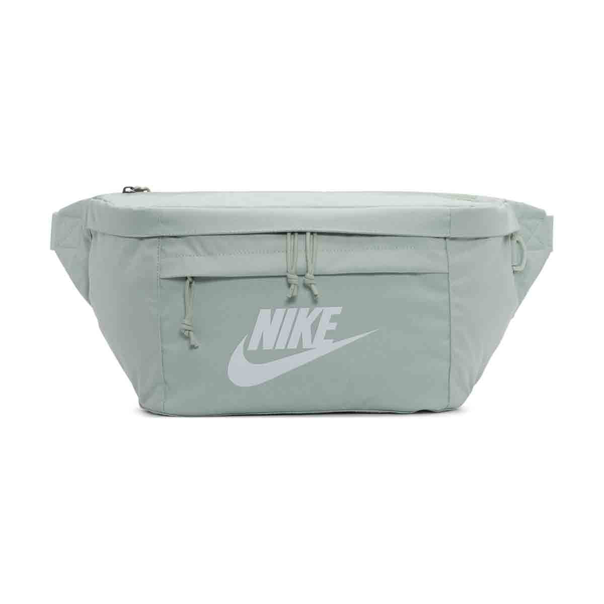 Nike Tech -