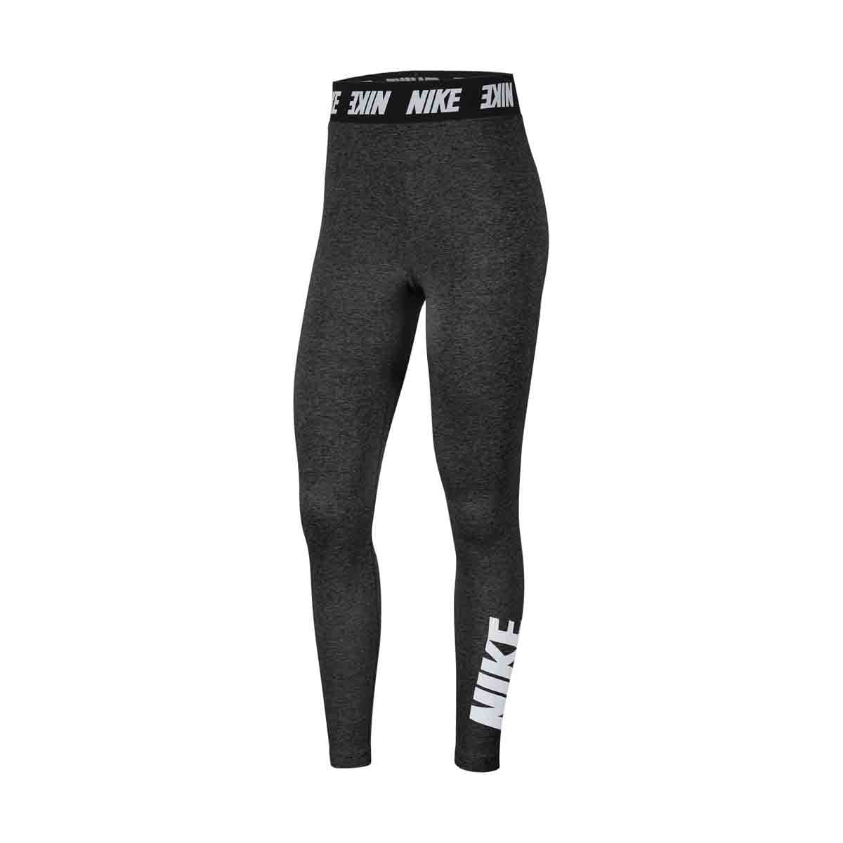 Nike Sportswear Club -