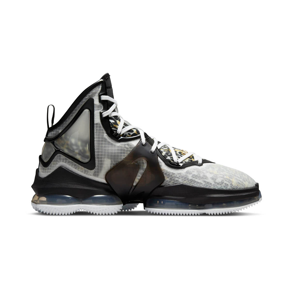 LeBron 19 -
