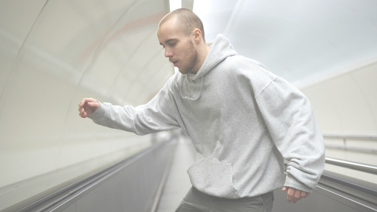 How to Style Streetwear Hoodies with Sneakers for a Clean Look
