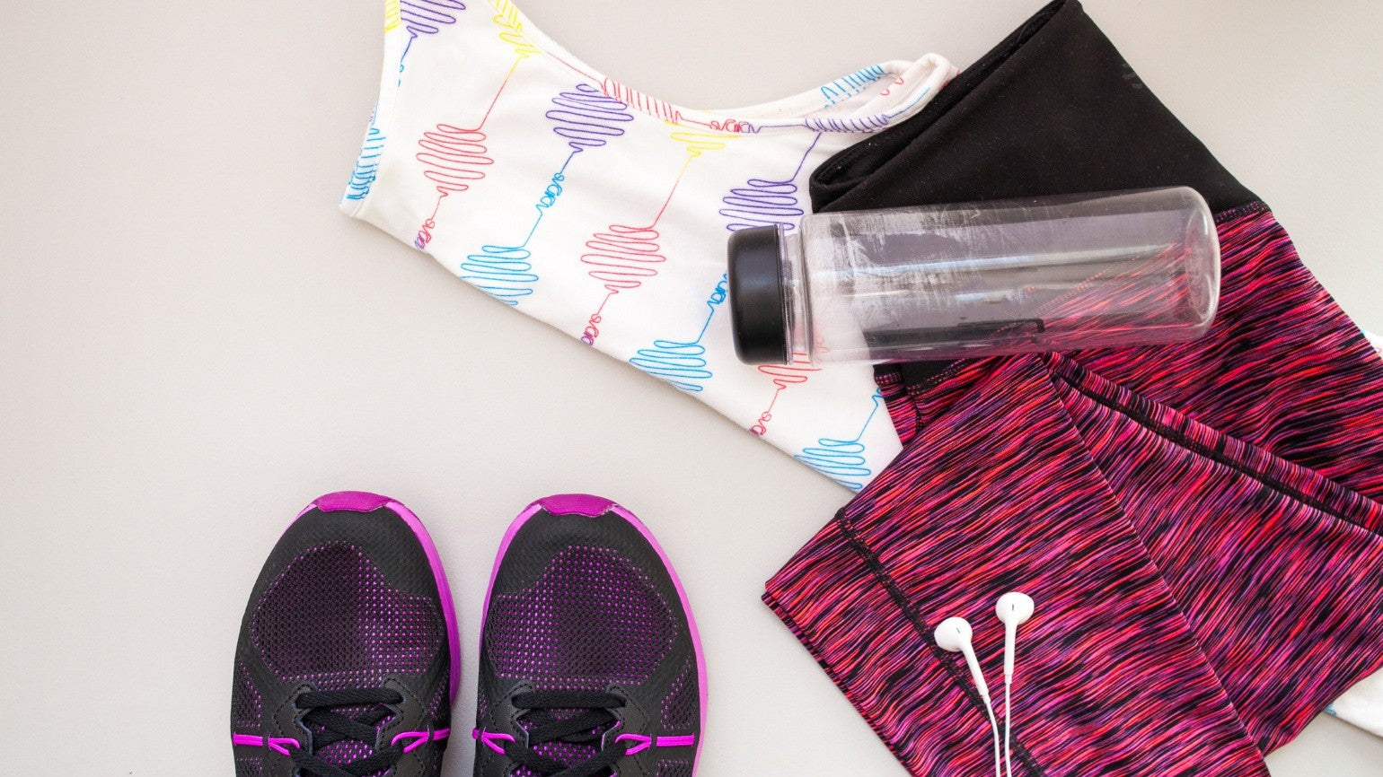 How to Style Nike Clothes: Outfit Inspiration & Tips