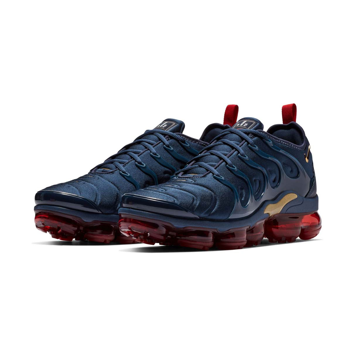 Blue and red vapormax plus deals