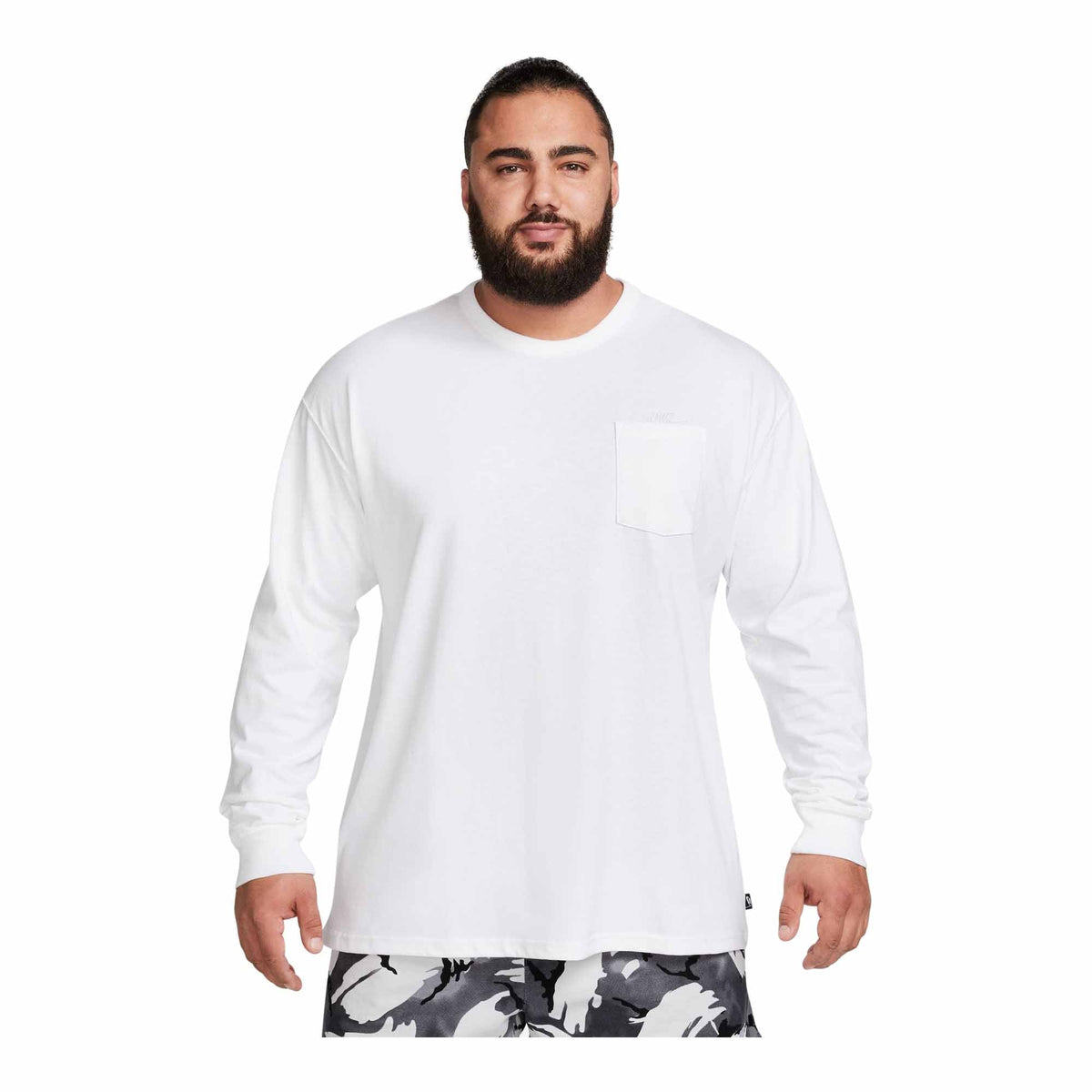 Nike Sportswear Premium Essentials Men&#39;s Long-Sleeve Pocket T-Shirt