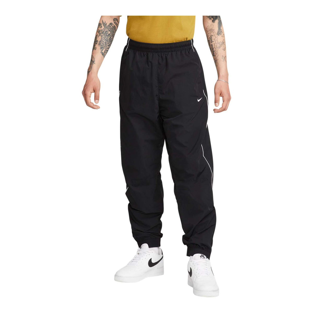 Nike Solo Swoosh Men&#39;s Track Pants