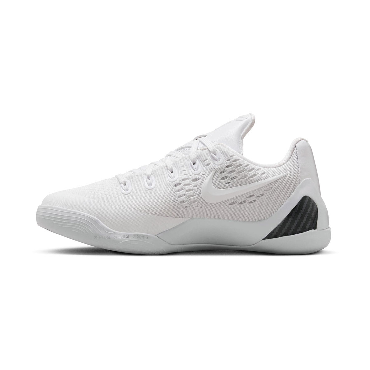 NIKE Kobe ネイビー 9 Shawn Long caitlinclark22 spotted wearing the “Moonwalker” Nike Kobe 9
