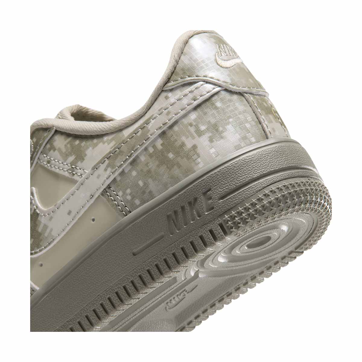 Nike Force 1 Low 'Camo' Little Kids' Shoes - White Basketball Shoes
