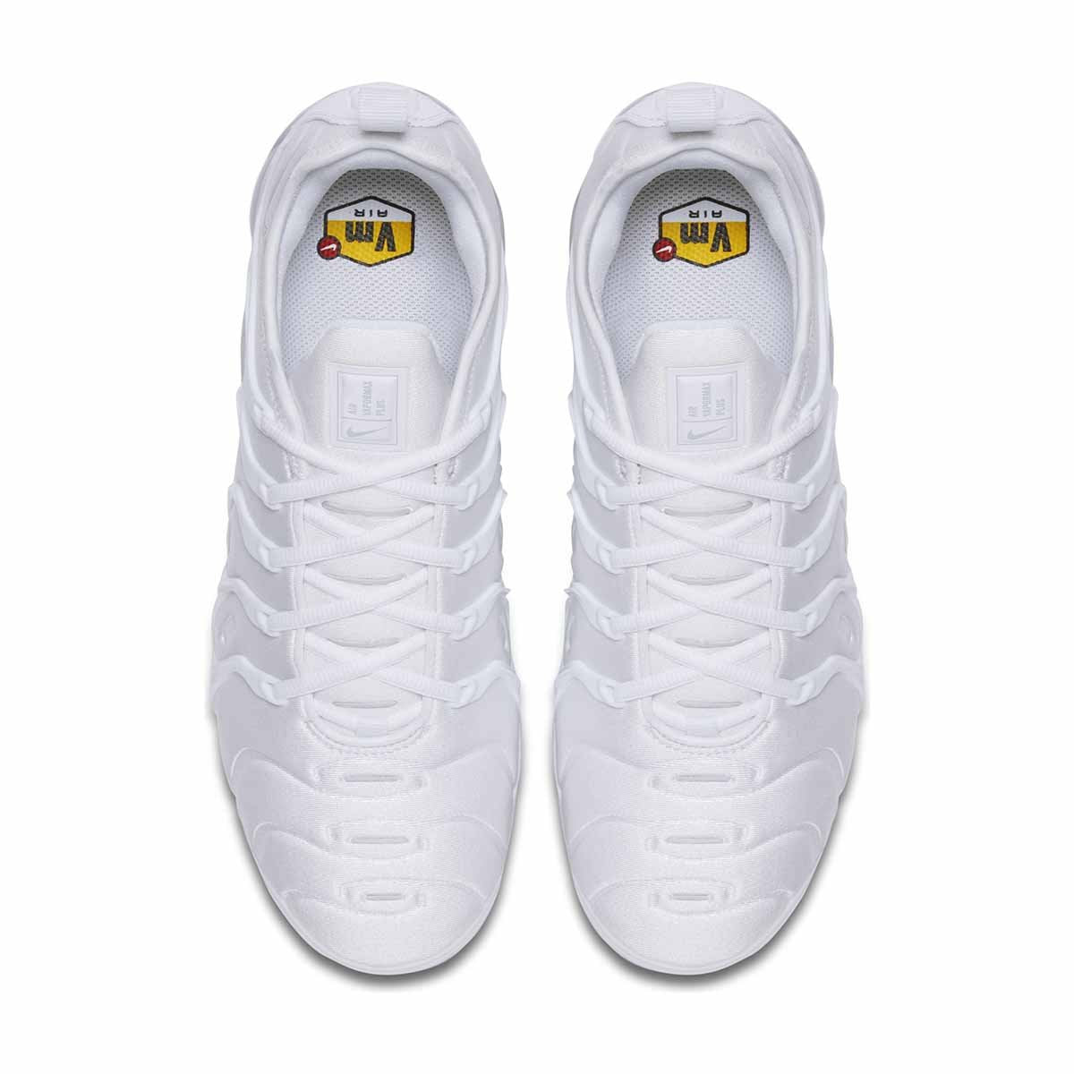 nike all white vapormax plus